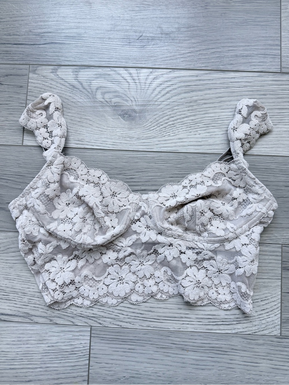 Aerie Lace Bralette Crop Top - medium (Show Off Chenille Lace Wireless Bralette)